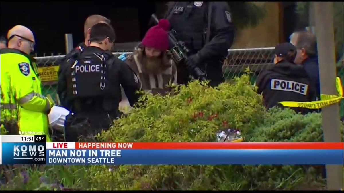 TommyHugh3s's tweet photo. He's down with @SeattleFire and @SeattlePD #ManInTree #Mannotintree https://t.co/UcrzeMcuhx