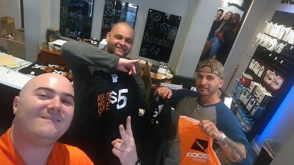 SteveAWI's tweet image. Customers @ Advanced Mobile Comm got gr8 srvce &amp;amp; great Dealz!@awi_mike @jtdarden #boostdealz #AWIblitz @hindyleeder