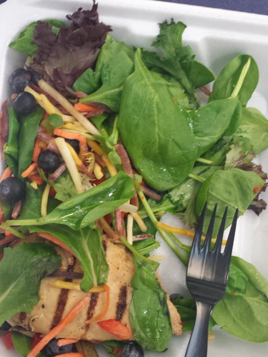 emattingly28's tweet photo. Can't getenough of it @UKyDining #UKColormyplate https://t.co/DIAlZYXXUl
