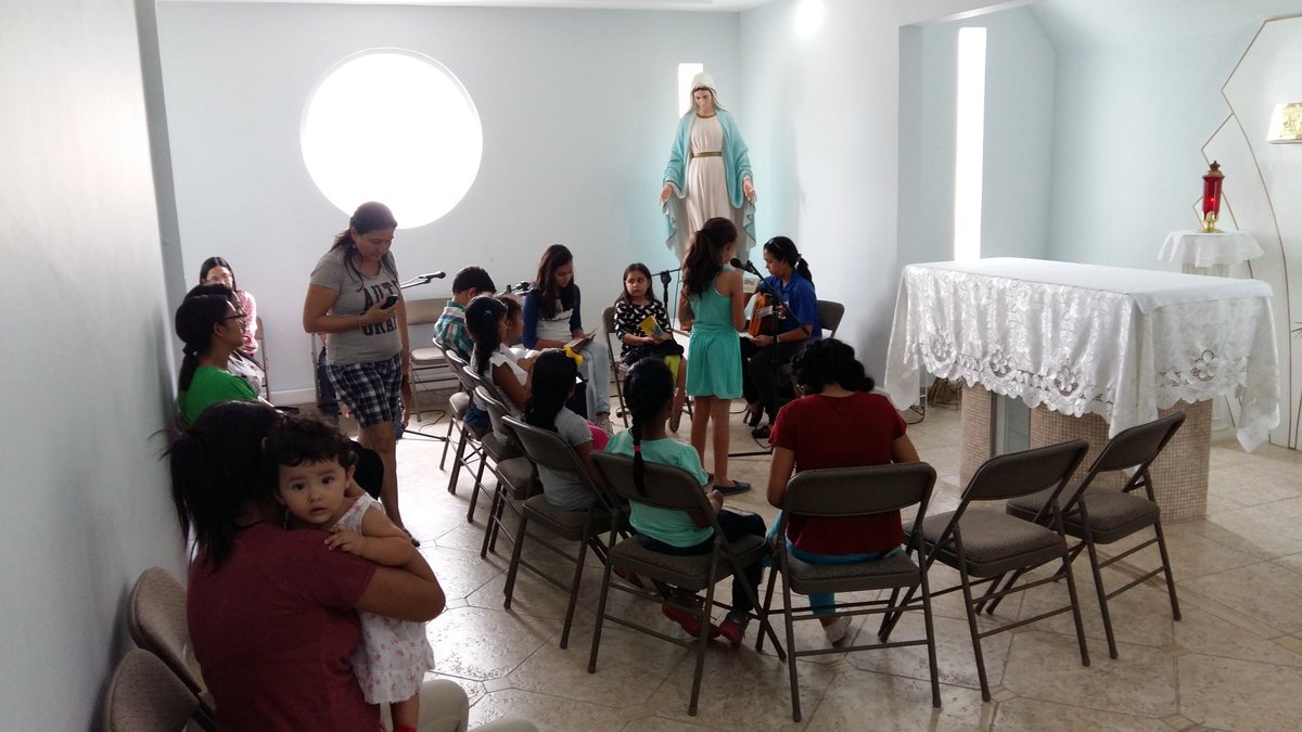 radiomariapa's tweet photo. Meditemos junto a los niños la #ViaCrucis en directo desde la #CapillaDelSantisimo en #RadioMaria https://t.co/w9nESjTRxw