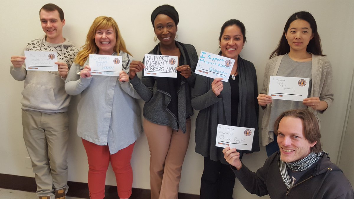 TheSameGrouP's tweet photo. Labour/Globalization grad students @McMasterU take a stand vs #migrantexploitation for #sametour2016 #nfaw2016 https://t.co/B8w0XqstvF