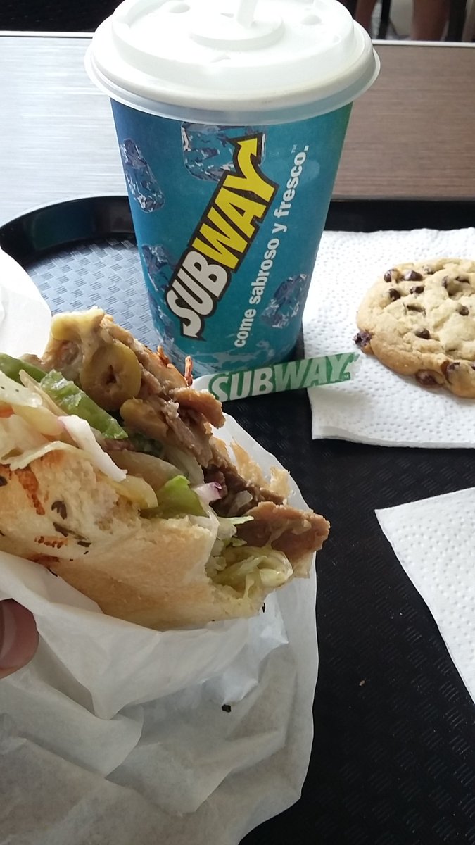 lino_jhonny's tweet photo. Nada como tu @subwayec #carneyqueso #delicioso https://t.co/2RdItGElTc