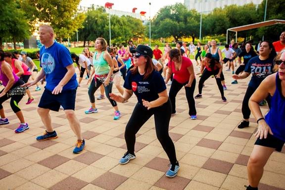 Feel the beat &amp; the burn during Zumba at the park tonight from 6:30 to 7:30! Discover more: bit.ly/1UL0RRO
