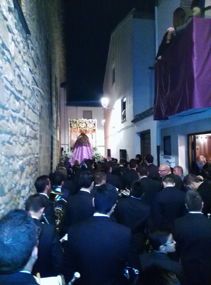 AmigosMusicaMR's tweet photo. Acompañando a Nuestra Señora de las Lágrimas por las calles de Baeza. @AmigosMusicaMR #AMAMMR https://t.co/j7mA2CH2tS