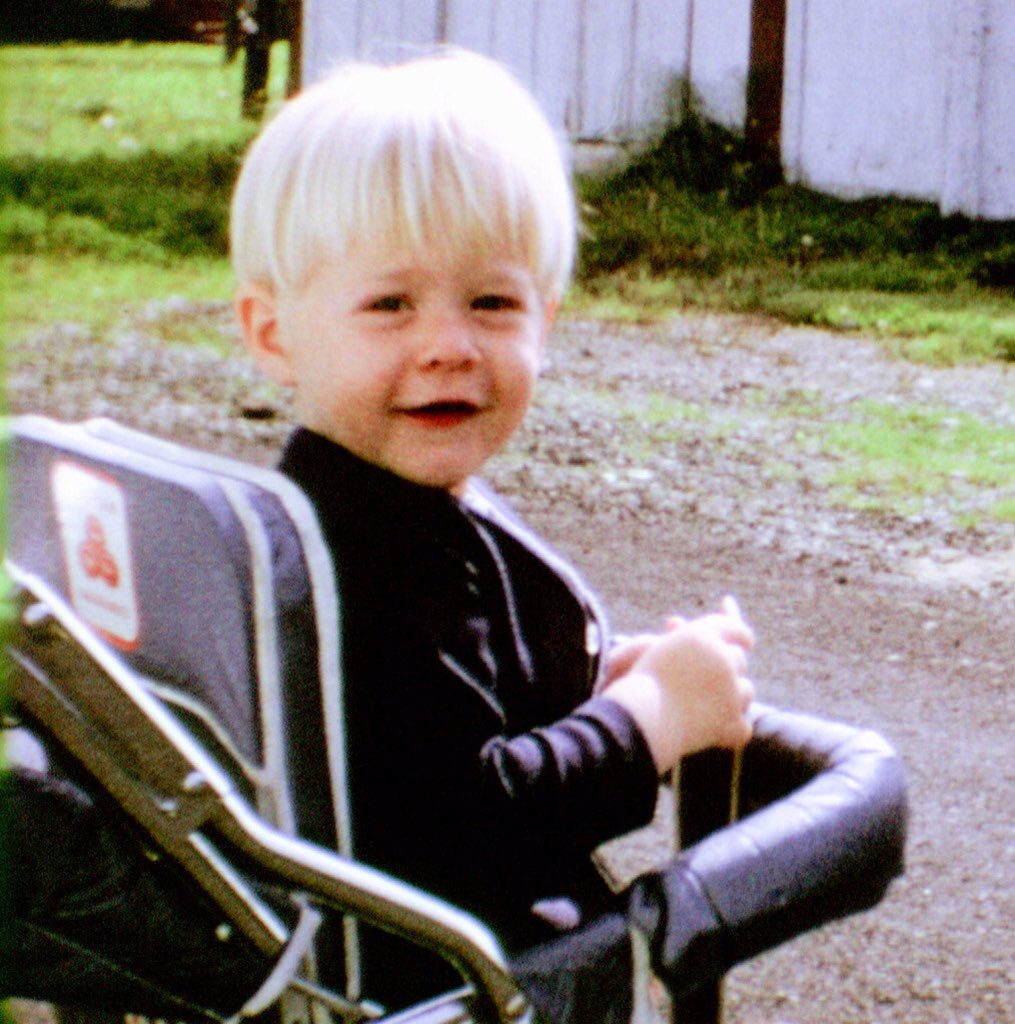 60spics's tweet photo. kurt cobain as a child https://t.co/OlRvFr2W3e