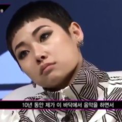 unaesthetickpop's tweet photo. Watching school fights with cheetah https://t.co/1aZy1FncFz