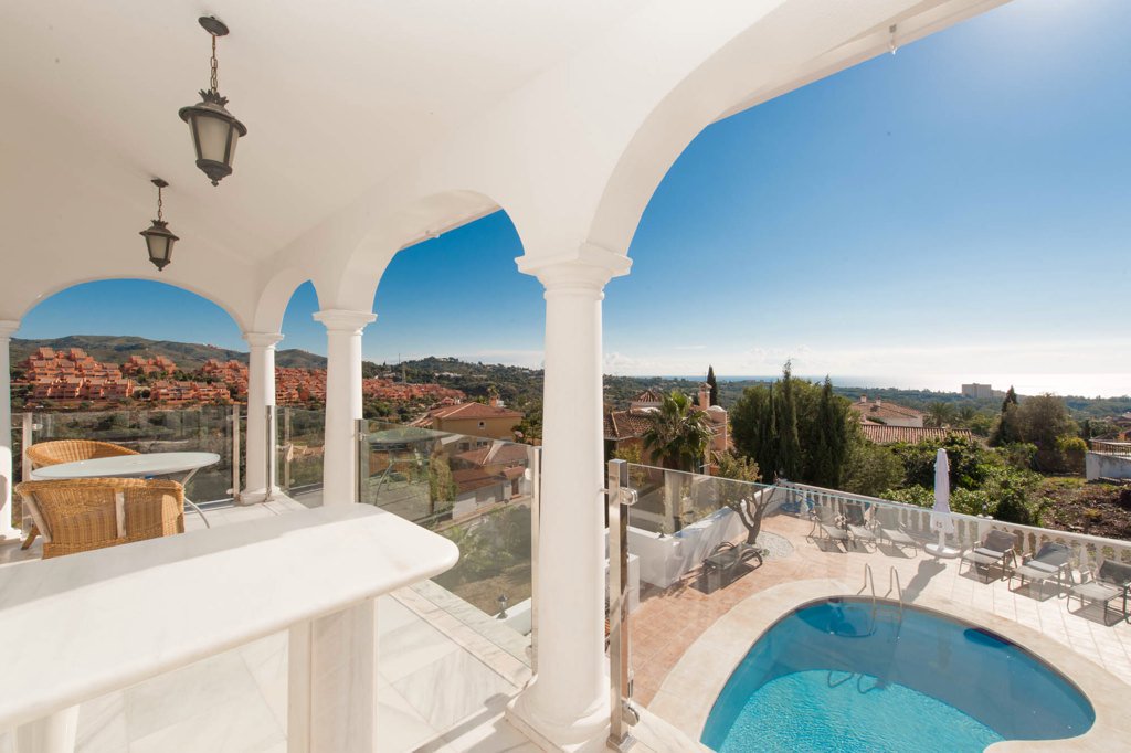 lacalarentals's tweet photo. New 6 #bedroom #villa @ElviriaLife #availablenow #rentals https://t.co/NnDAisFVcf