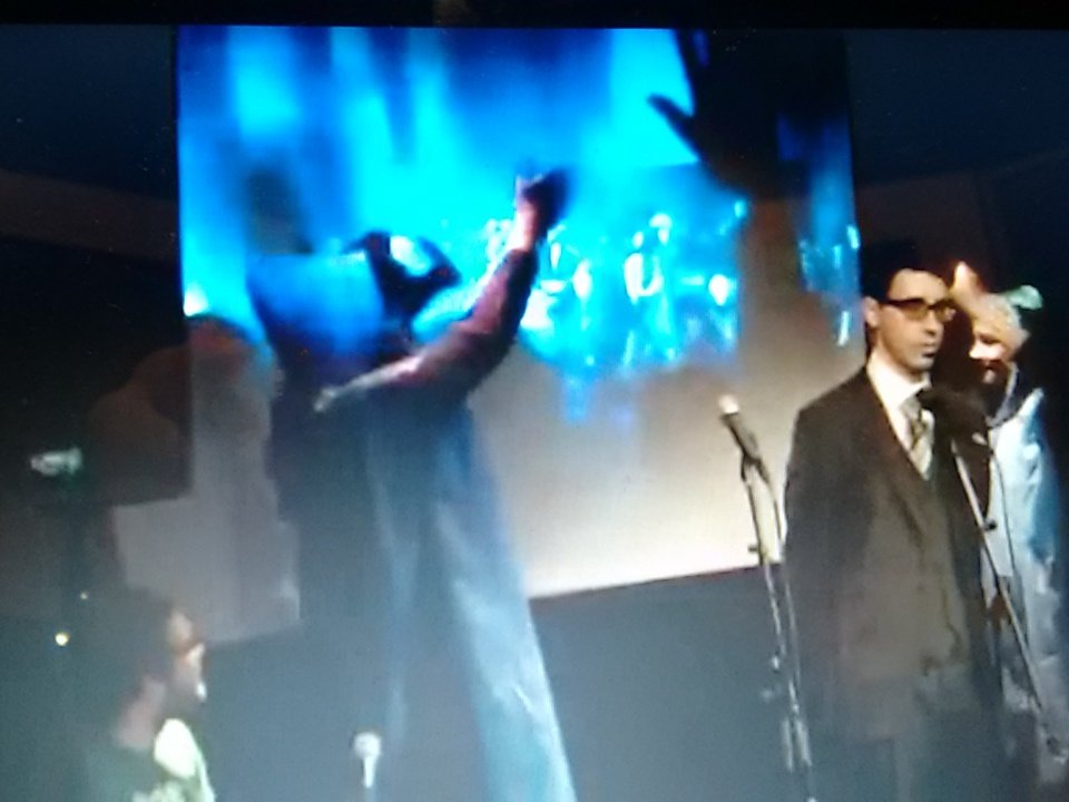 Ratspunks's tweet photo. #Performanceart #SeriousIntrospection https://t.co/eQwGDZIREJ