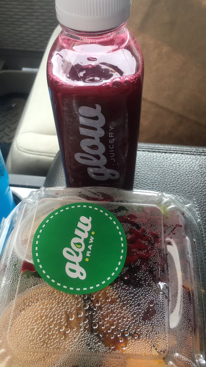 ritz_kelli's tweet photo. @glowjuiceryRD thanks for the wonderful &amp; healthy lunch yesterday!Salad was amazing &amp; love the juice!#glowjuiceryRD https://t.co/27OT6VLpUc