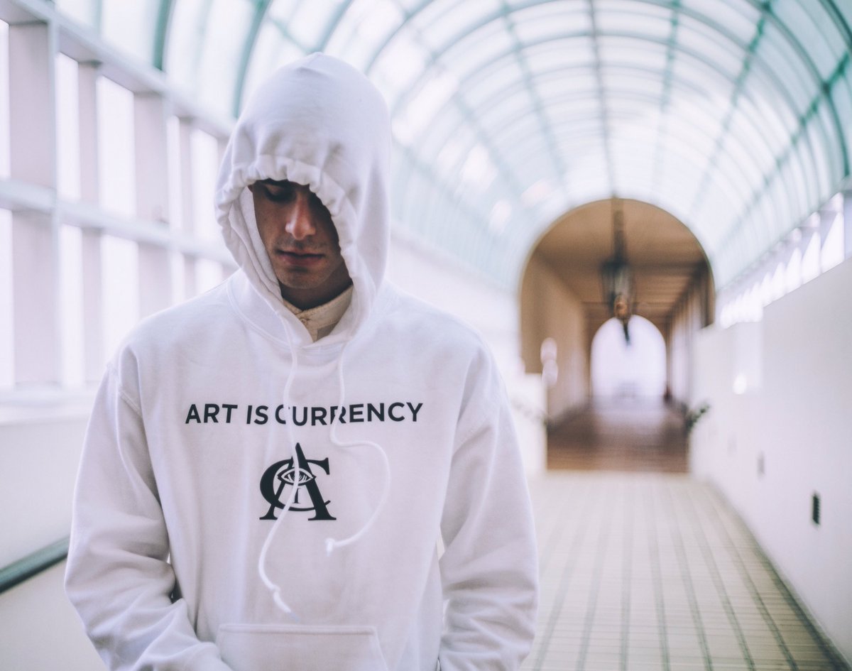 Everyone go and purchase your AiC hoodies now at
artiscurrency.com 

m.worldstarhiphop.com/apple/video.ph…