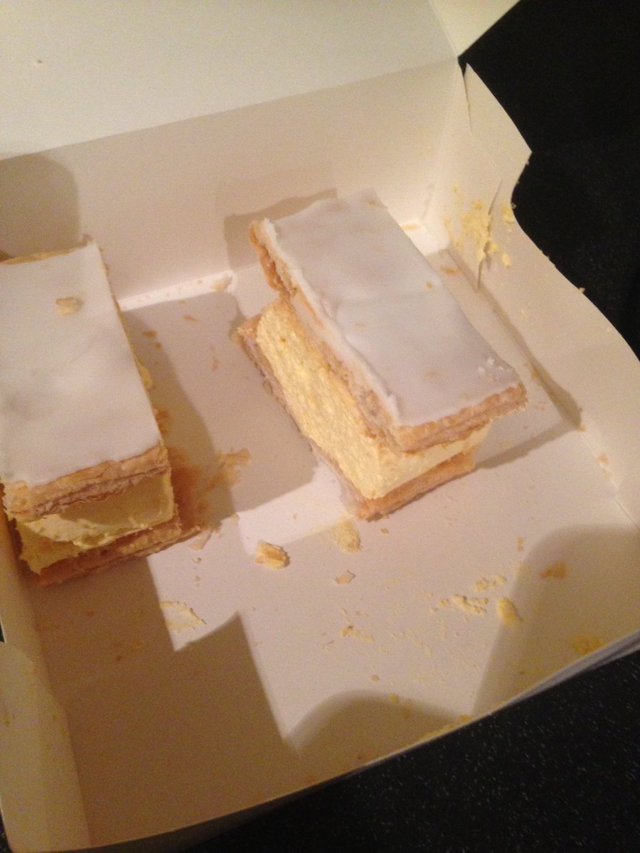 Cannygang4's tweet image. Call the fat police I am about to commit a crime #cake #knacker