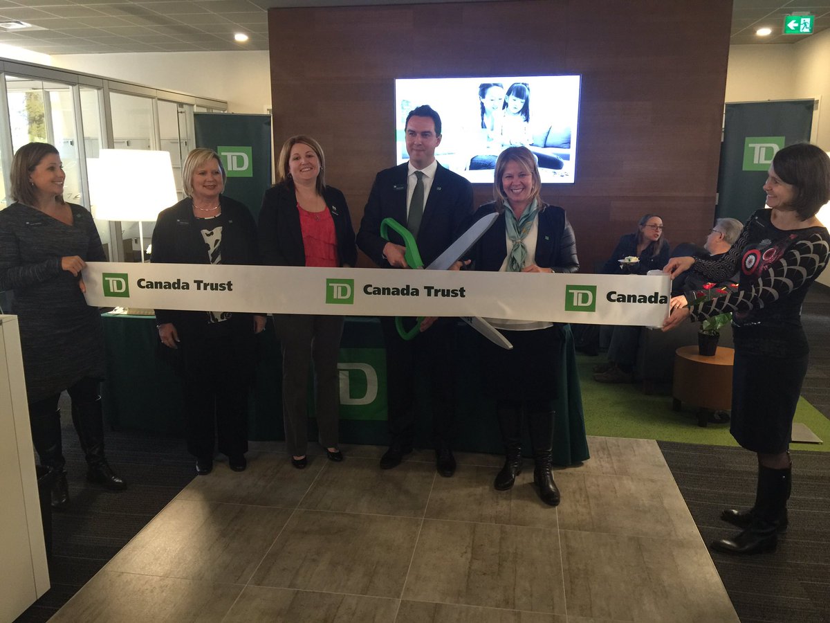 007jenc's tweet photo. SEED branch grand opening!!! #St. ThomasProud!!! https://t.co/fA6RMQg7F3