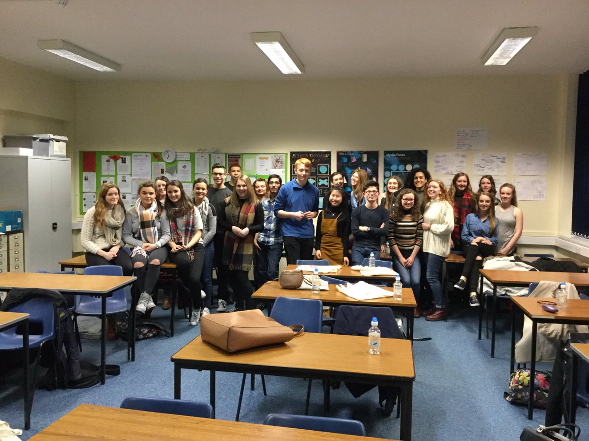 WelshYouthParl's tweet photo. A fantastic evening with 40+ young people at the Seren Project at @NPTCGroup chatting about #Wales2016. https://t.co/uSBosbtnim