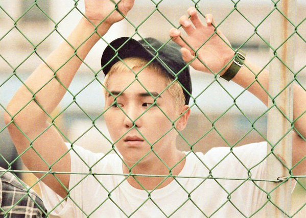 unaesthetickpop's tweet photo. Trying to get home with Mino https://t.co/s4NTICgwHH
