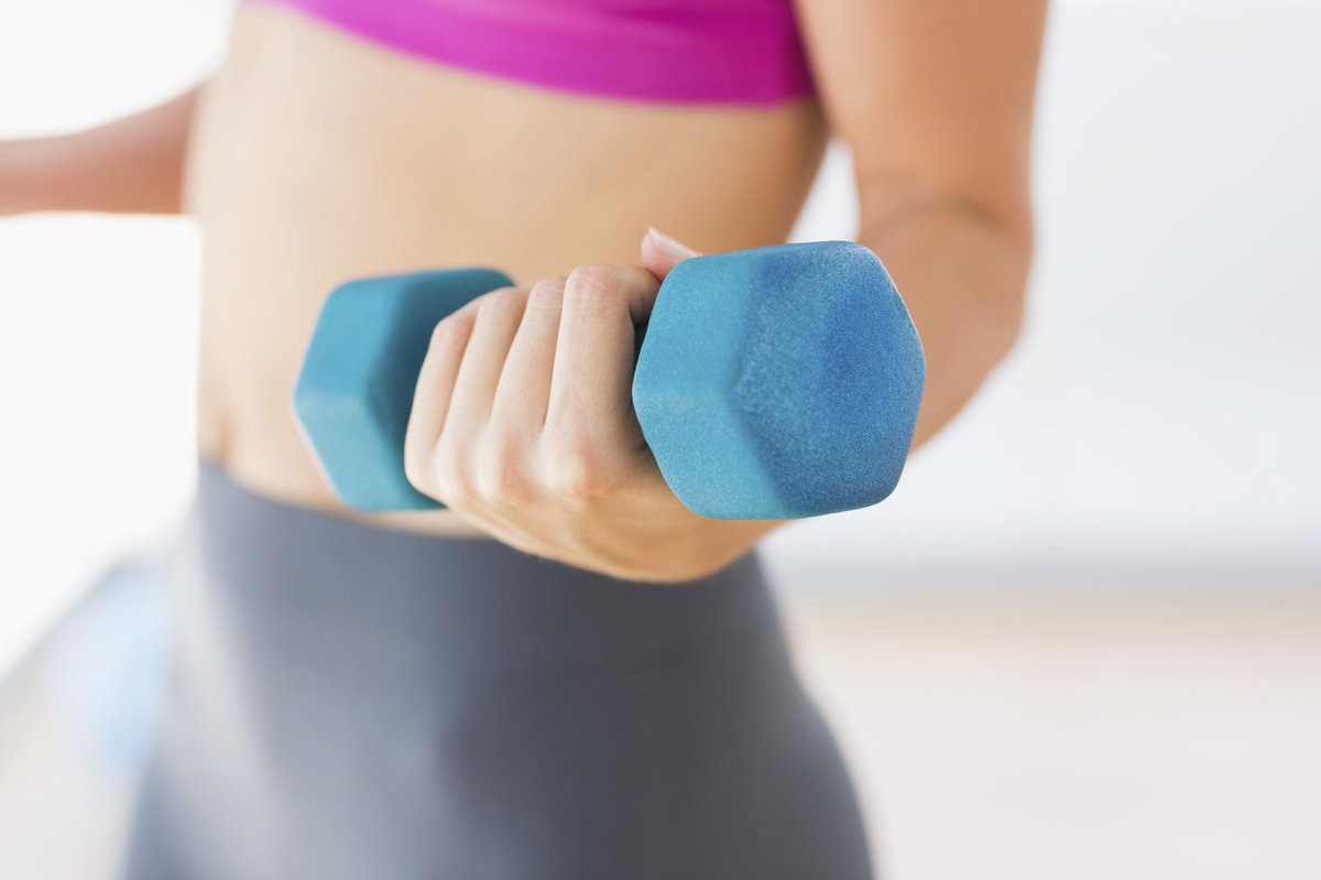 HarvardHealth's tweet photo. Add strength training to your fitness plan for better #heart health: https://t.co/0mJ4sAilvZ  #HarvardHealth https://t.co/WReiLvPN4f