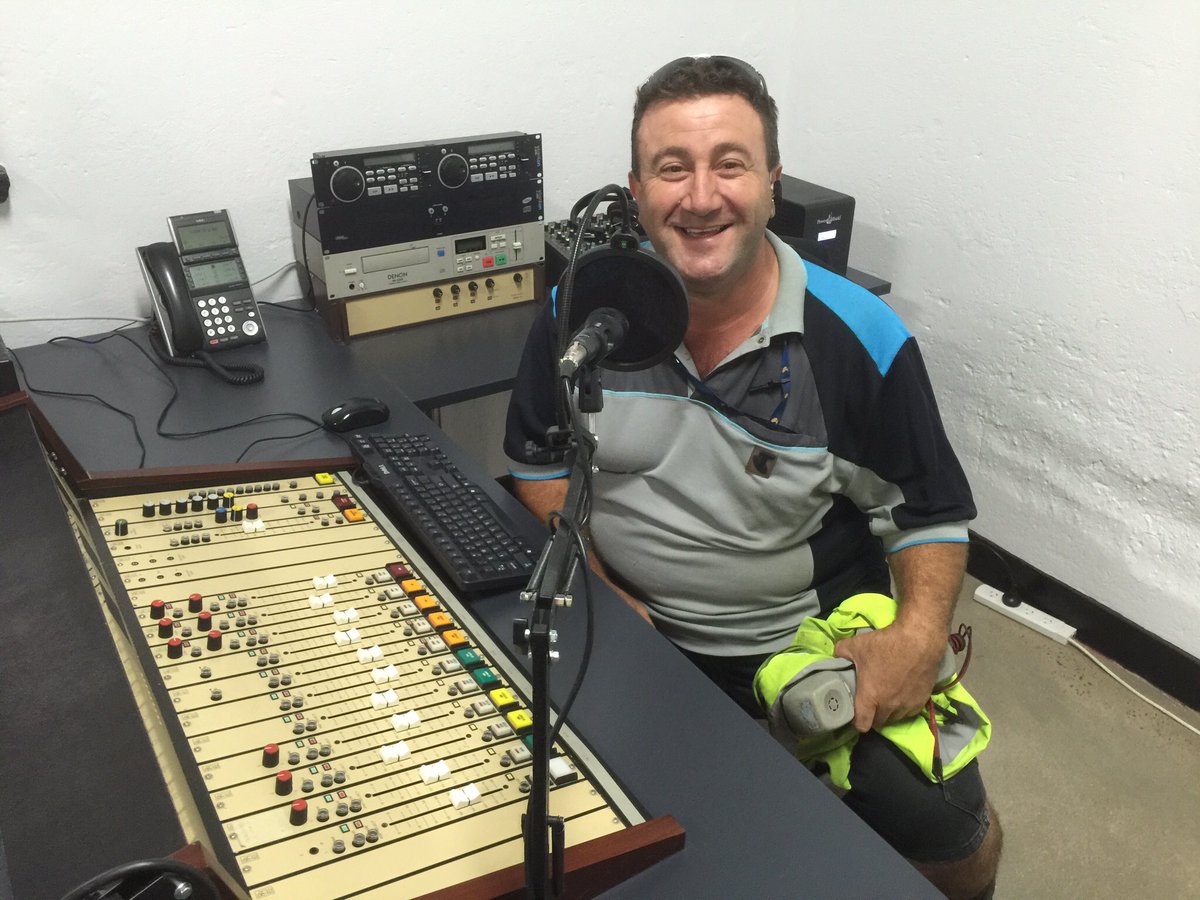 FmTrend's tweet image. What this the "Greek hour" #trendfm