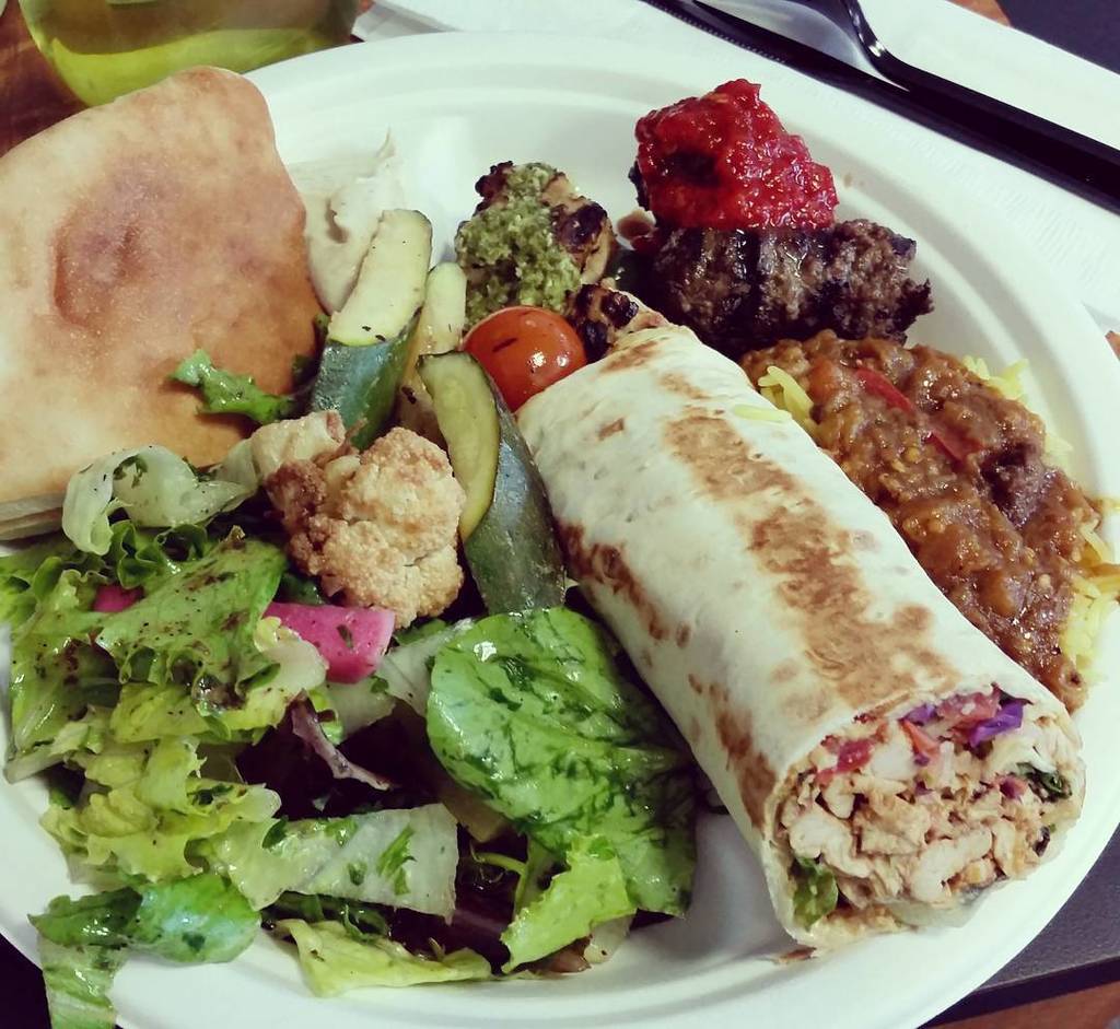 emcwang's tweet photo. #yummy lunch from @DishDashFood Always so good! #DishDash https://t.co/mQgBOkerhT https://t.co/kYM9Tza99R