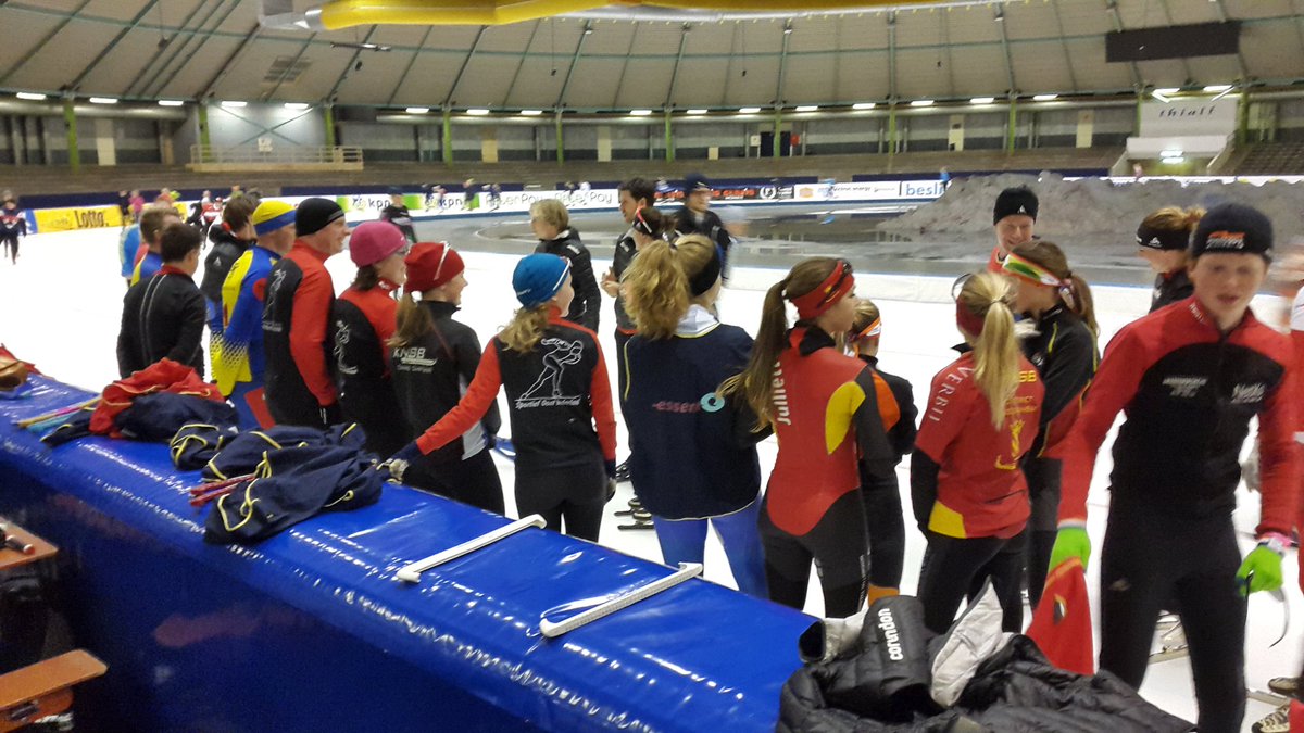 TeamCorendon's tweet image. Schaatsclinic voor prijswinnaars van @deskihut