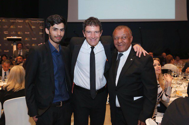 THANKS for the picture <a href="/antoniobanderas/">Antonio Banderas</a> Congratulations for your work <a href="/Fundacionlyf/">F.Lágrimas y Favores</a> 
 <a href="/NBA1311/">Nayef Althani</a>  <a href="/BenBarekmalaga/">Abdallah Ben Barek</a>