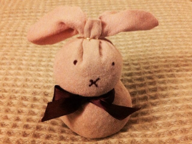 natureschools's tweet photo. #Easter #bunny rice filled odd sock #sockpuppet #craft #HappyEaster from #NatureSchool https://t.co/2QmrlSQghU