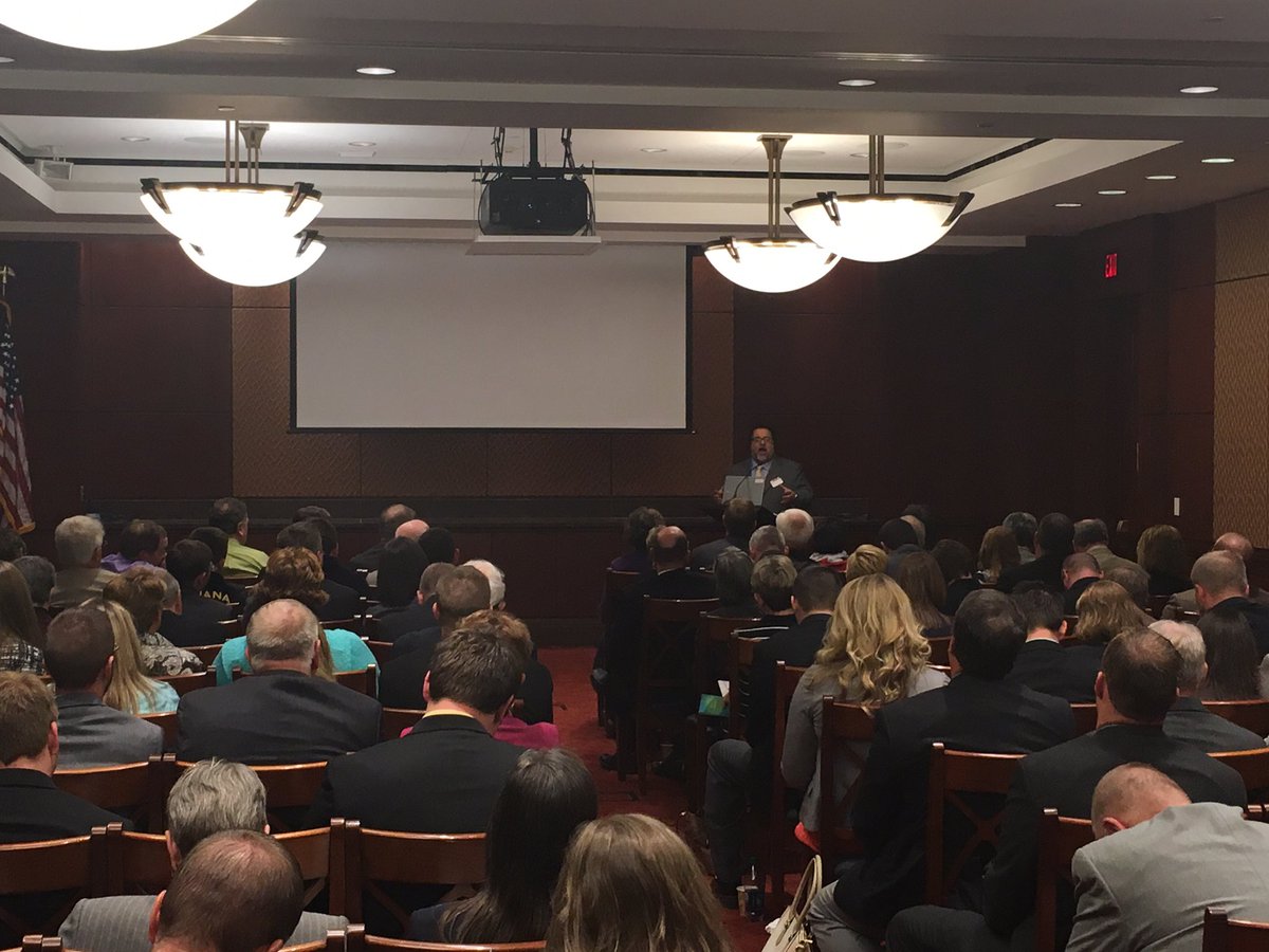 lukelawal's tweet image. . @ethanolbob urges the Farm Bureaus to join the fight to save the FFVs. #ethonal #savetheffv #FlexMyChoice