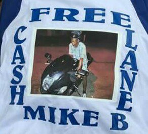 cbmchinaboy's tweet photo. #FreeMikeB โโโ https://t.co/txyYbObhI5