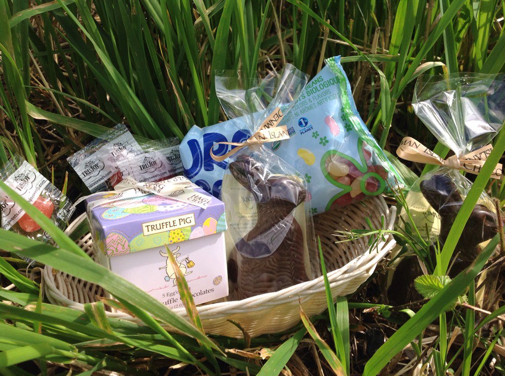 POM_Victoria's tweet photo. Easter comes early this year. Don't be caught unprepared #Easter morning! #chocolate #jellybeans #organic #goOrganic https://t.co/SuBl3Wkn6p