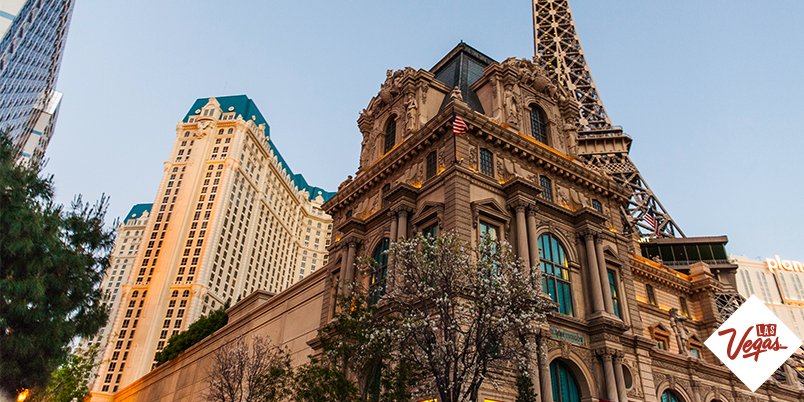 Vegas's tweet photo. What's your favorite resort or attraction on the Strip? #VegasEyeCandy https://t.co/5yzSVEsBUt