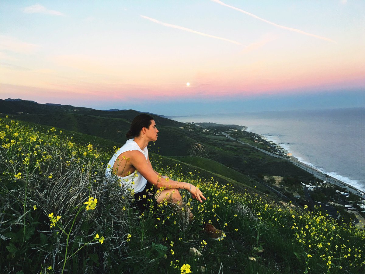 Nashgrier's tweet photo. Thinking spot https://t.co/sR0nSnHlBQ