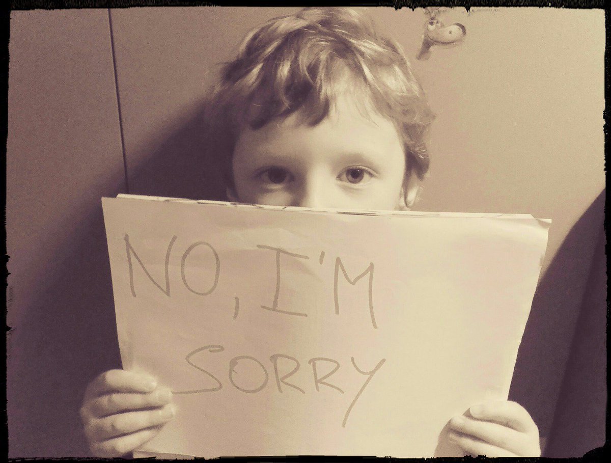 ManuCampitelli's tweet photo. #ImSorry, #idomeni, #migranti https://t.co/iGnuwnpAWI
