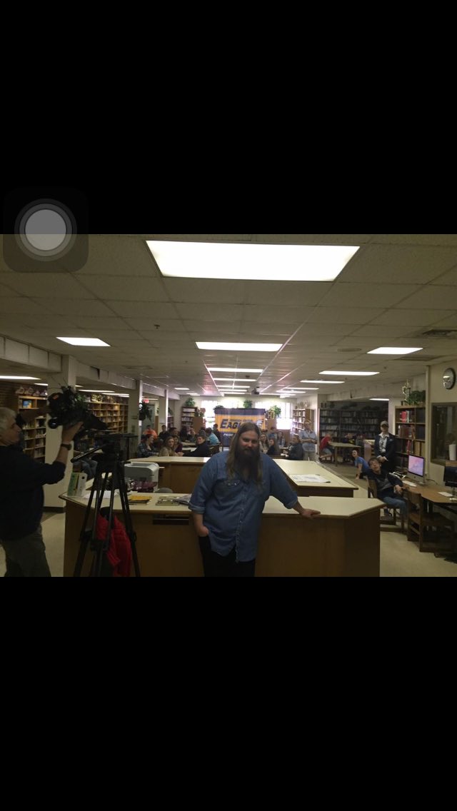 jchs_spirit's tweet image. JC was so excited to see @ChrisStapleton today! #Traveller #HometownHero