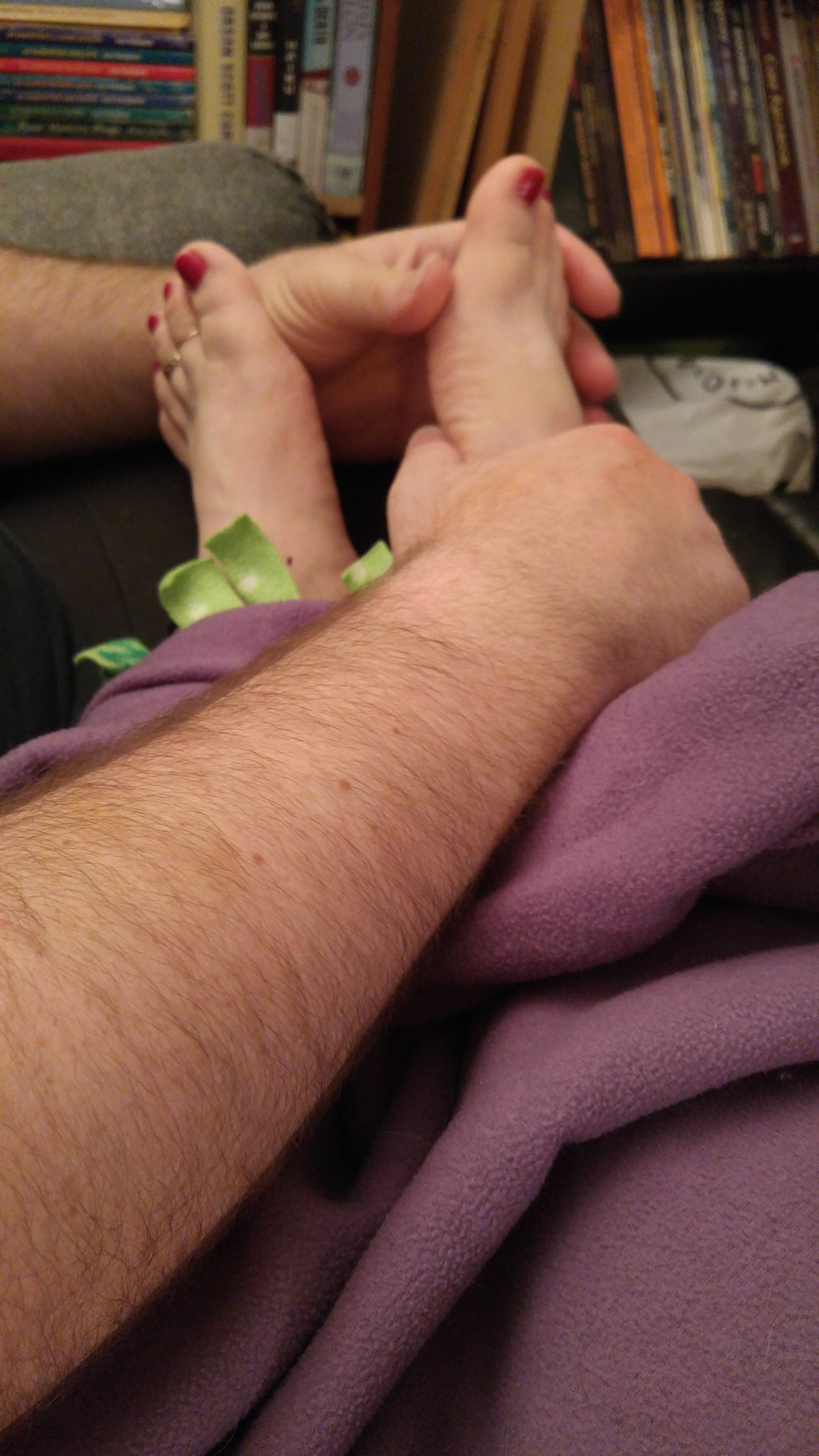Ooooo such bliss. #footworship #footfetish #tribute https://t.co/jDx7WZsK2W