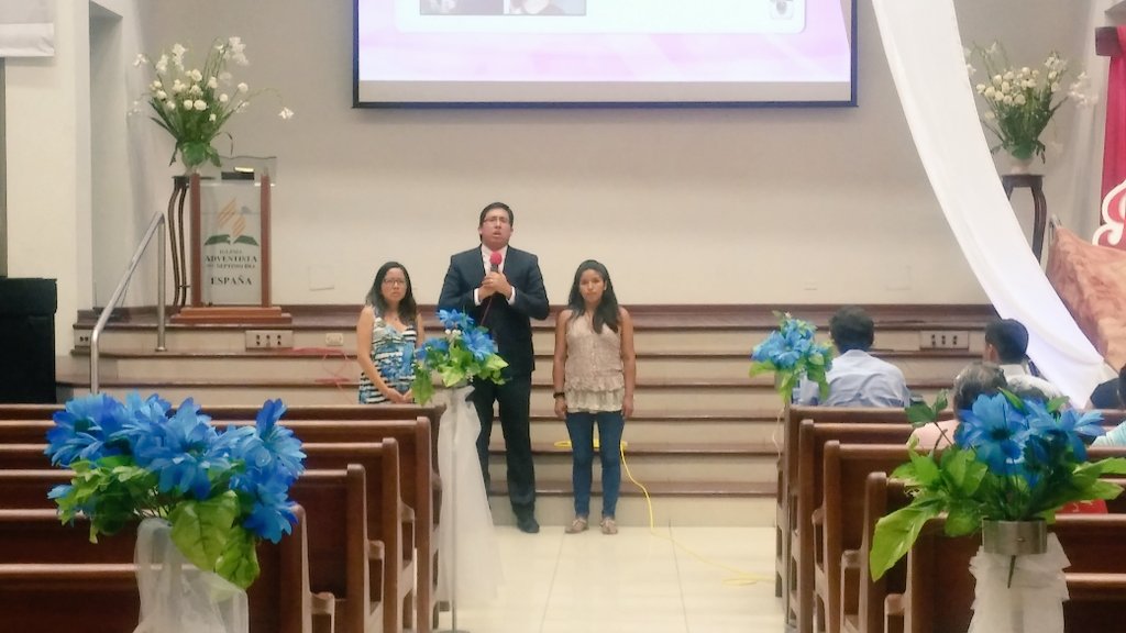FactorJuventud's tweet photo. Estas señoritas Helen y Sarai entregan su vida a nuestro Señor #Compasión #FactorJuventud https://t.co/AGGNVWLEr1
