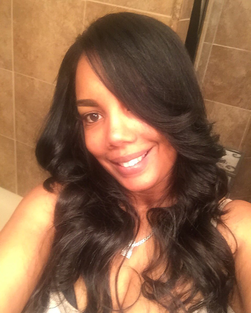 melcarnoahan's tweet photo. When your Mom Selfie game slays😫😫😫 #46Where https://t.co/evt8B8HbFV