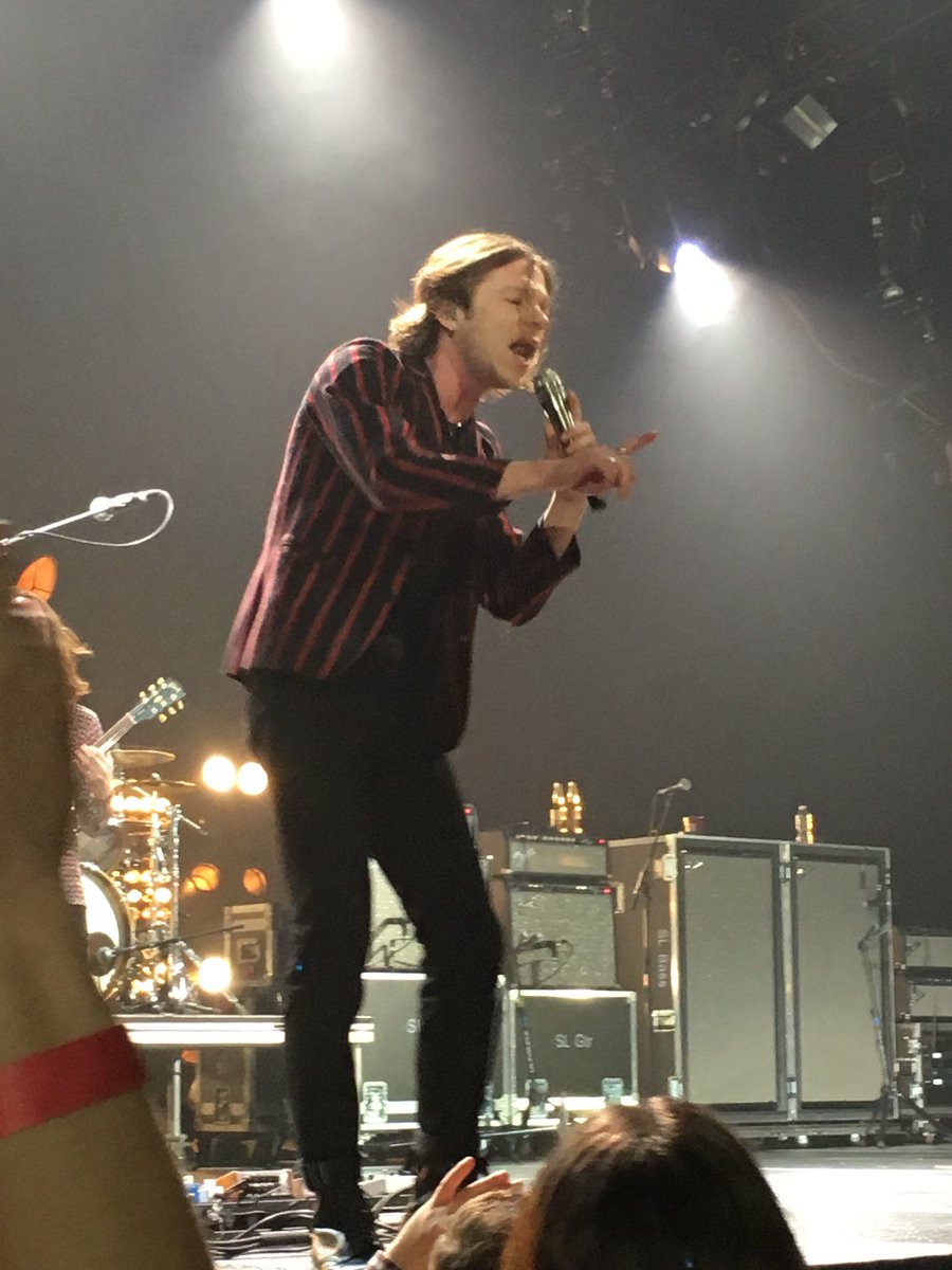 WriterSweeney's tweet image. Yeah, @CageTheElephant! @96X @ConstantCenter #SpringFling2016