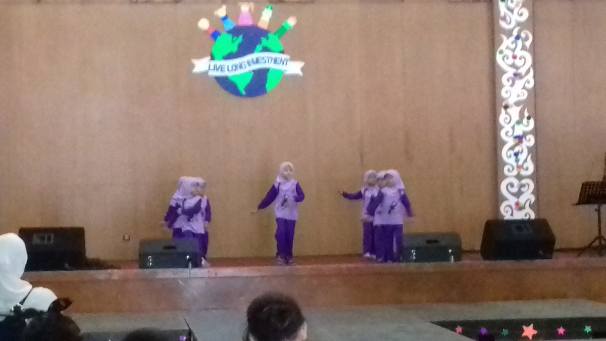 PGPAUDEXPO2017's tweet photo. Yeeeaaay selamat pagi paudeers!! Sekarang sedang berlangsung lomba senam nih, lucu lucu 😍 semangat adik2!! https://t.co/q4WW1zQHHr