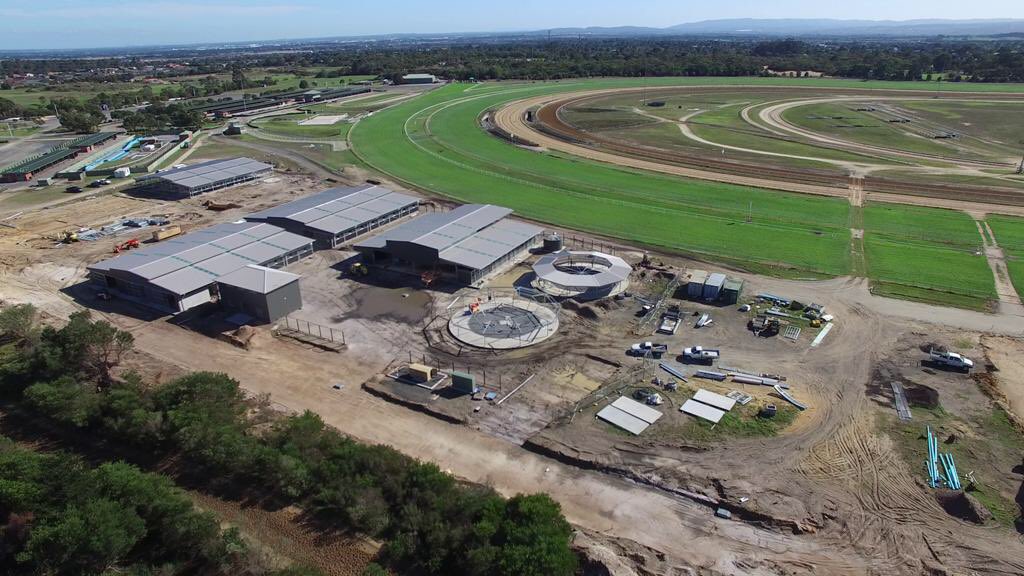 SthsideRacing's tweet image. Here are some aerial photos of the new oncourse stabling complex that will house 240 horses in stage 1