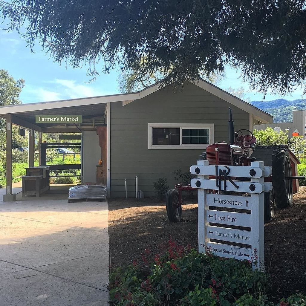 EMilioMils's tweet image. via @creative_cap: "🚜 #outdoors #farmstead #longmeadowranch #sthelena #visitnapavalley #tractor #farmtofork #lunch …