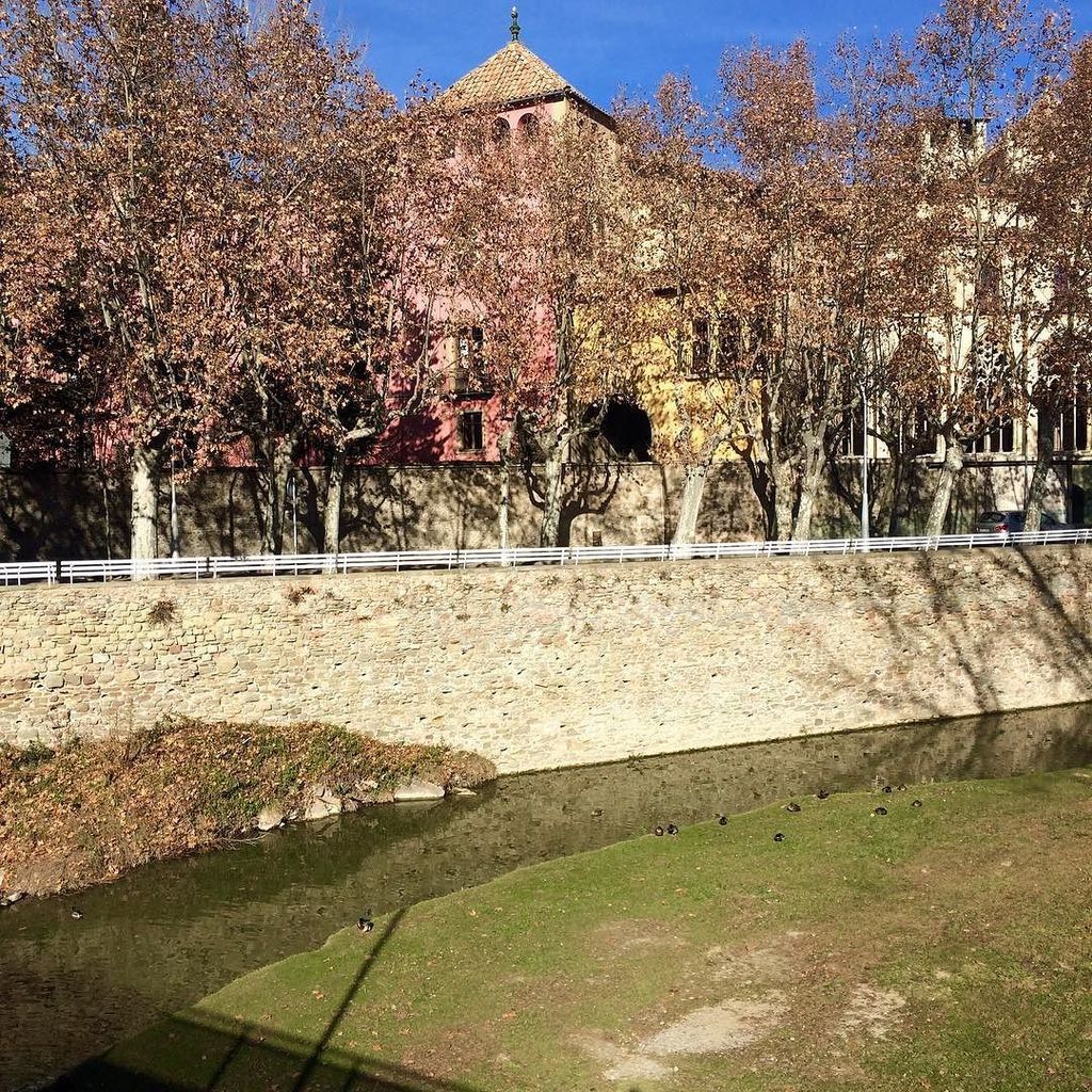 abroad_me's tweet photo. Sometimes I miss the sweet little town near Barcelona...#memories #erasmuslife #studyabroad2015 #sunshine #goodtime… https://t.co/8G7f7q6Xre
