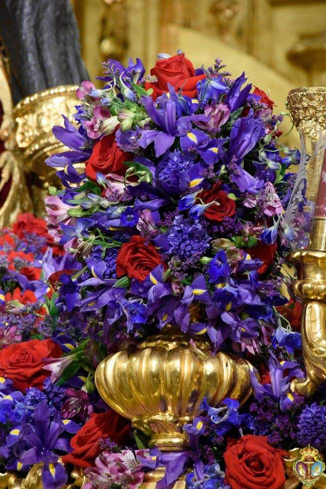 EspDeTriana's tweet photo. Exorno floral del Stmo. Cristo de las Tres Caídas #Madruga16 https://t.co/PBAy5j9SRE