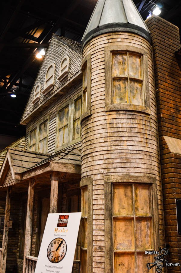 DesigningFear's tweet photo. #ReflectionsofTransworld #Transworld #HalloweenandAttractionsShow #EscapeRoomCity #GreatRoomEscape https://t.co/7ZVEzQQdZu