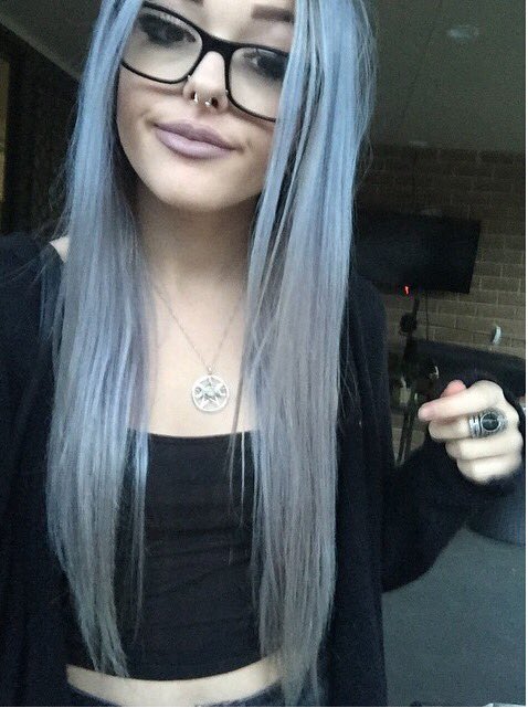 •Shitty quality photo 🌚•