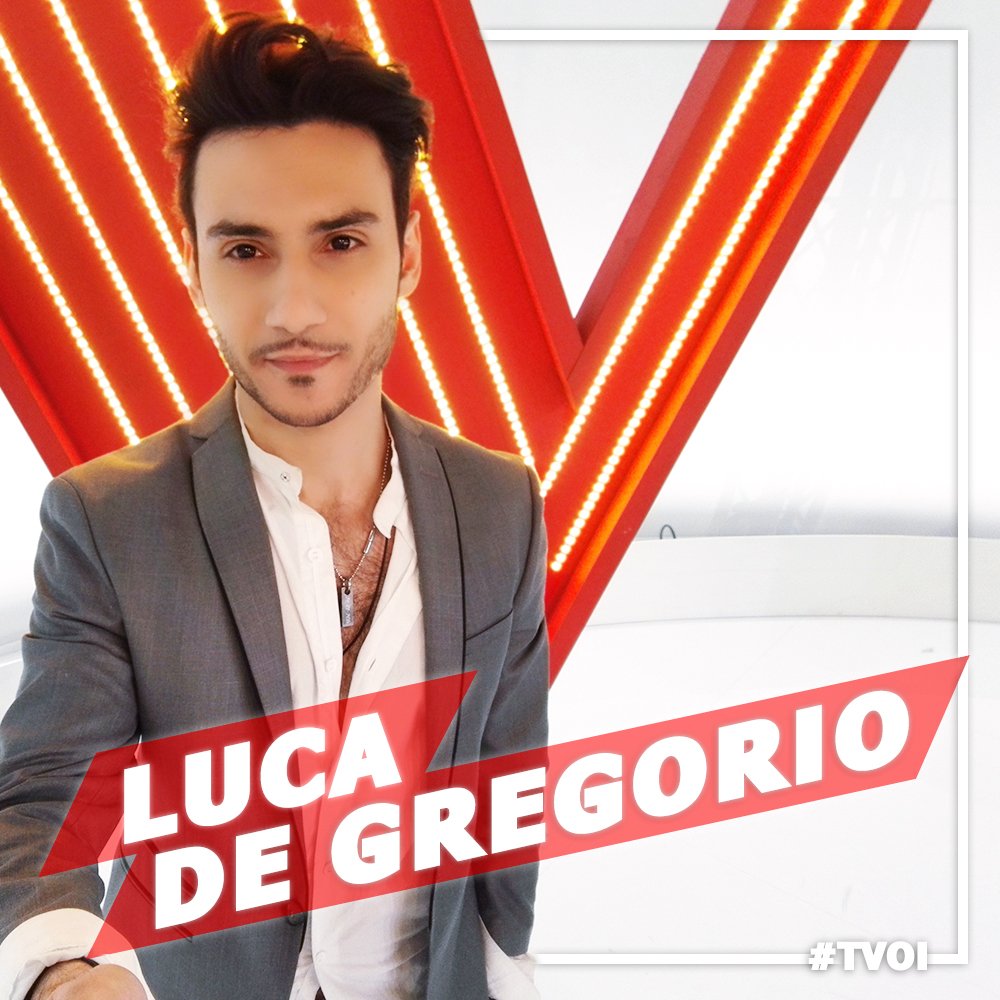 THEVOICE_ITALY's tweet photo. È il turno di #LucaDeGregorio! #TVOI https://t.co/CnznYCCnGI