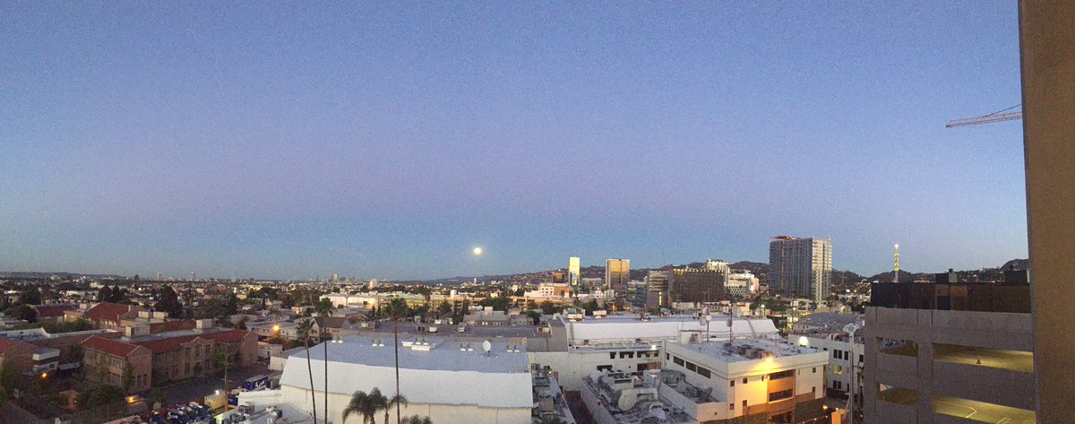Sunset_Bronson's tweet photo. A beautiful morning here at #SunsetBronsonStudios #aroundthelot 🌄🎥 https://t.co/4T2a7NYjIo