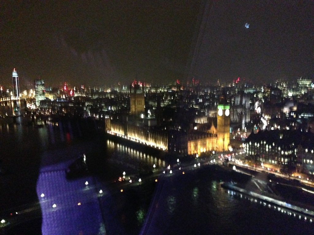 whoisclubmob's tweet photo. SHE SAID YES! Another successful #proposal #flashmob on the #londoneye...what a lucky lady! #beautiful #gotmobbed https://t.co/hRWnCn4Yeg