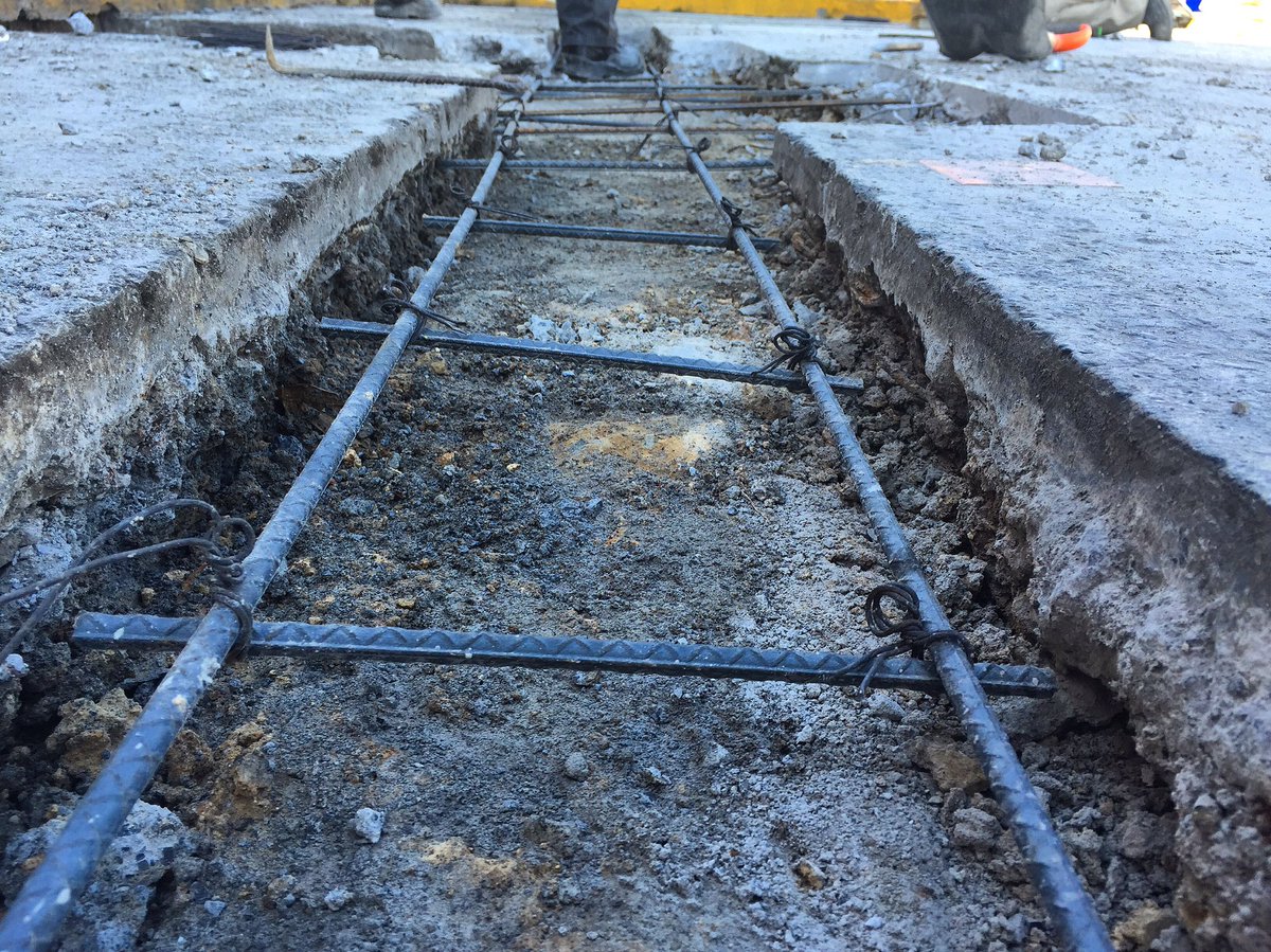 lorealaniss's tweet photo. Rehabilitación de estacionamiento #primersupervición #concreto #acero #temandasaludosCarlosFaz #tabitas @rtabitas https://t.co/phEziBvGLL