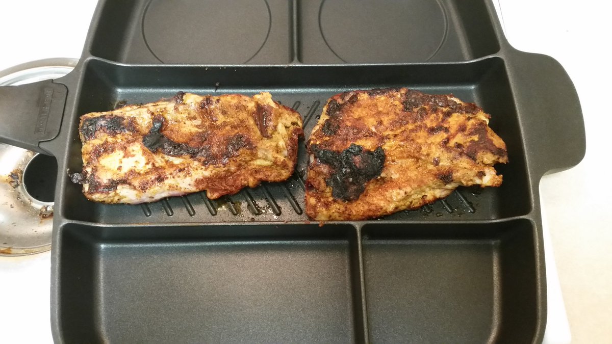 debbieemt's tweet photo. @TheMasterPan Grilling ribs in the #Masterpan #dinner #meat #pork #supper https://t.co/UIq0Nz6S2q