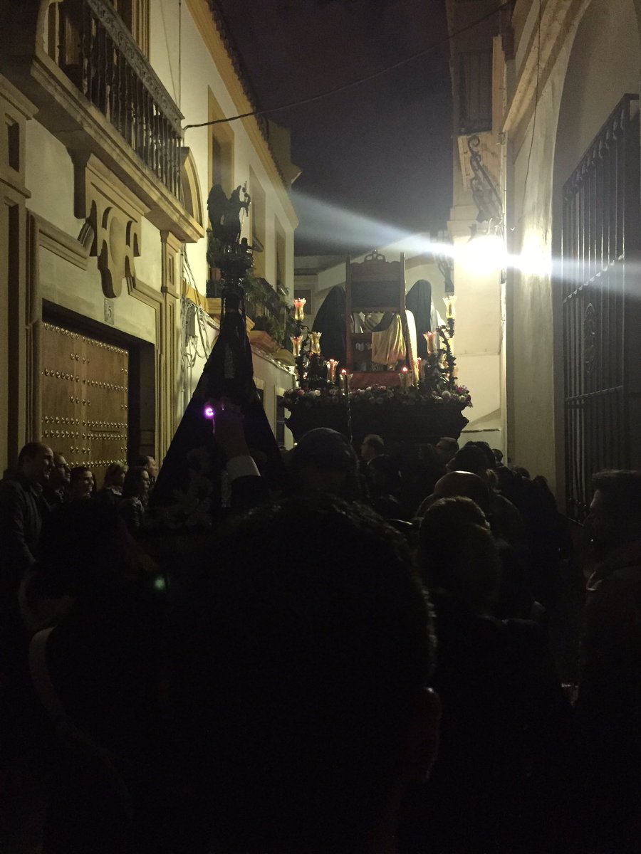 Acaba de sonar JERUSALÉN de <a href="/CristobalLG/">Cristóbal López Gándara</a> en el <a href="/elperdoncordoba/">Hdad El Perdón</a> <a href="/bandacoronacion/">Coronación de Espinas</a> , los sentimientos a flor de piel.