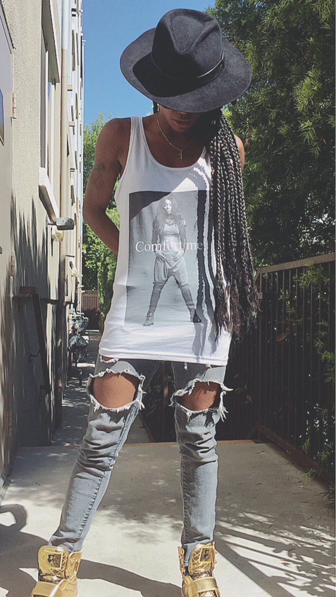 GrandMaster_VC's tweet photo. So hype! NEW APPAREL GET YOUR "Comfort me"  tanks or t-shirts here https://t.co/c9l2wdw0mh thanks for ur support 🔥🔥 https://t.co/ENEULe4ink