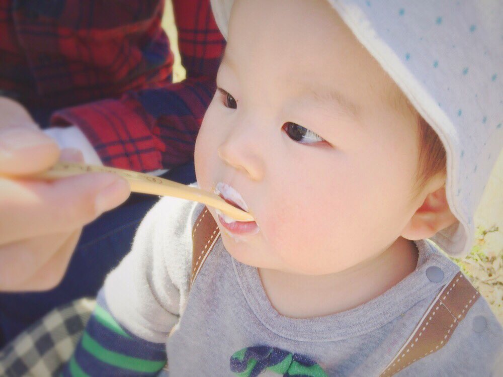 amamoo7's tweet photo. お外で食べるヨーグルトは格別だなぁ〜✨✨
うんまっ😳 https://t.co/3ohfvqaZuC